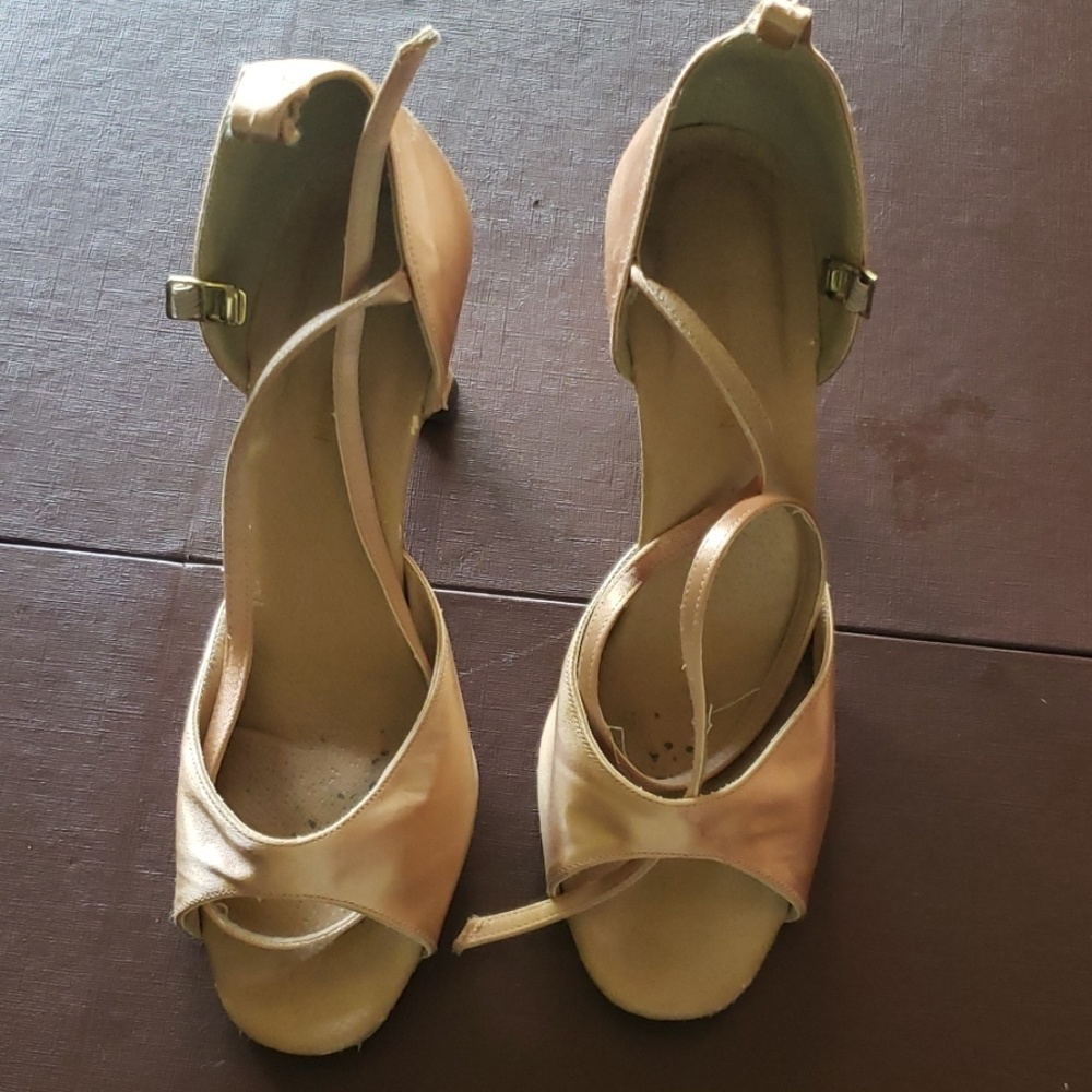 Ballroom dancing shoes